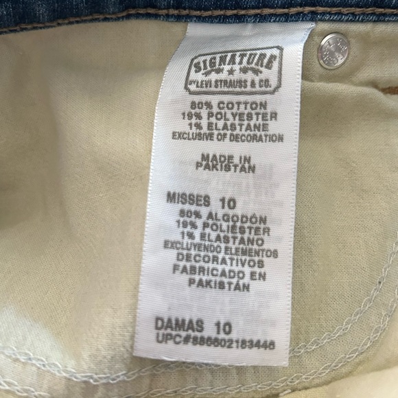 Levi’s Jean Shorts - perfect condition - Picture 3 of 6